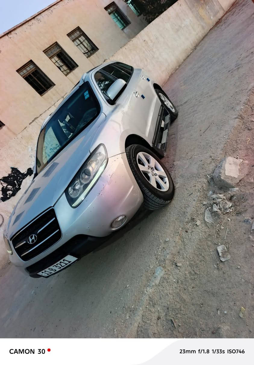 سنتافيه للبيع او مراوس 2008 خليجي بسمي بيه قطعتين صبغ تبريد شغال تخم تاير رقم انكليزي العنوان ناصرية سوق الشيوخ /***********( سعر 110 بها مجال
