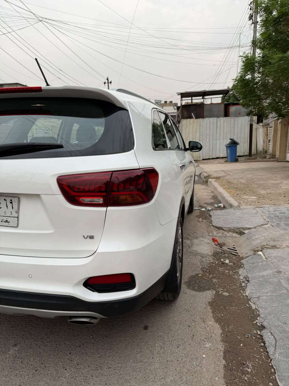 سلام عليكم 

كيا سورنتو 2019 خليجي بعدها بالفابلون بدون حادث فقط بارد بالجاملغ العكس السايق الخلفي بكد اصبعين وبيها شخط بالباب العكس السايق بس ما نافذ يعني بس طبع خفيف 
ماشيه 62 الف كيلو 
بصمه 
جلد 
جنطه كهرباء 
حساس امامي وخلفي 
سبعه راكب  
مري شفط 
6 سلندر 

للاستفسار الاتصال *********** وتساب وخط موجود 
السعر 225 مكان السياره بغداد حي البنوك

