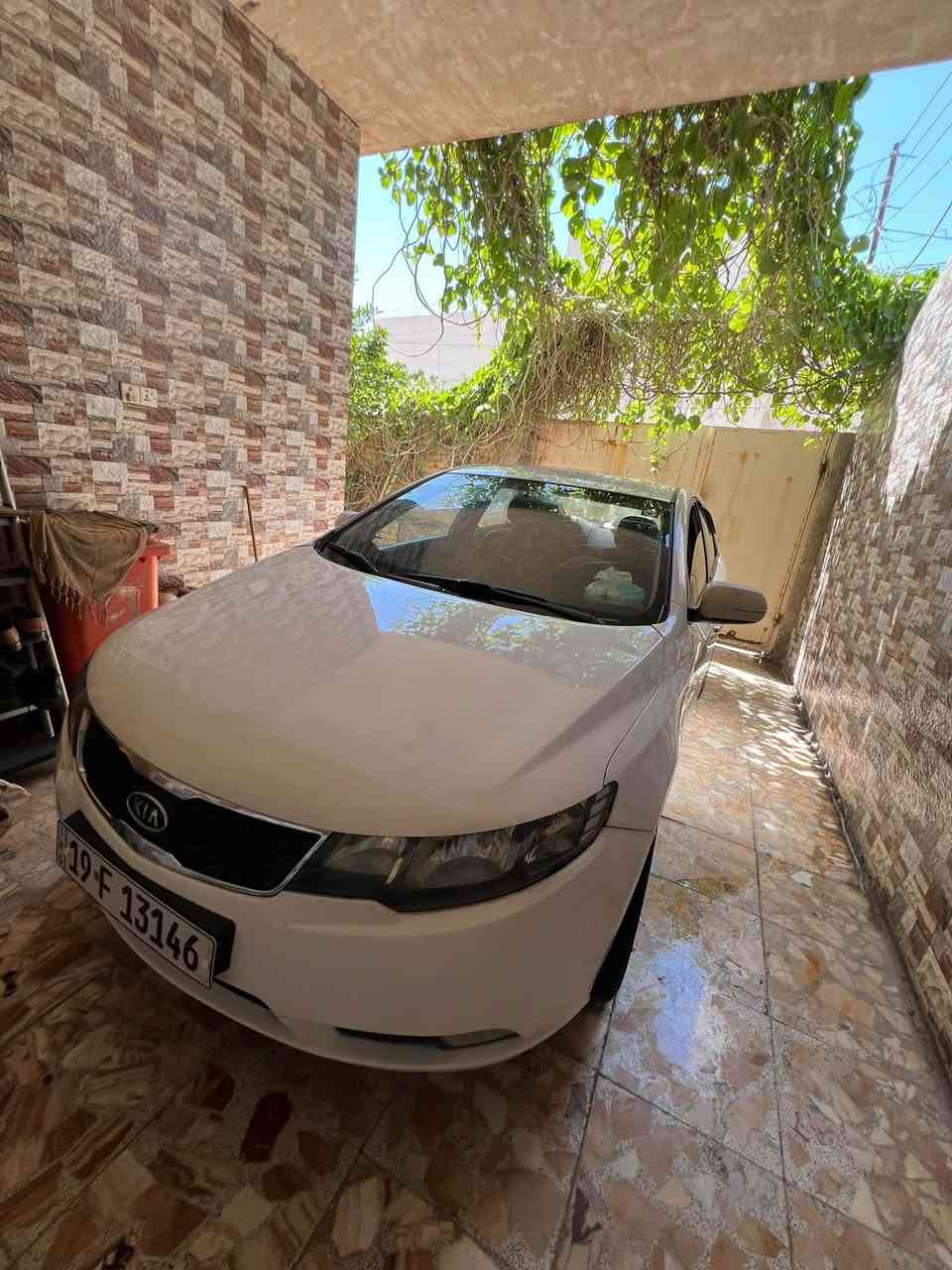 كيا سيراتو موديل 2010 للبيع محرك 1600 دوش كير محرك خير من الله تبريد منضومة جديدة شاشة كامرة تحكمات ستيرن بيها 3 قطع صبغ رقم كربلاء دولي جديد باسمي مكان كربلاء طويريج ب85 وبيها مجال 
الرقم ***********
