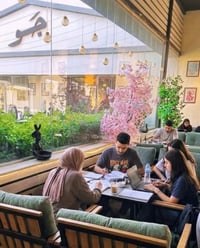 مطعم وكافيه جو للبيع بغداد حي البنوك شارع المشاتل  يحتوي على كراج للسي...