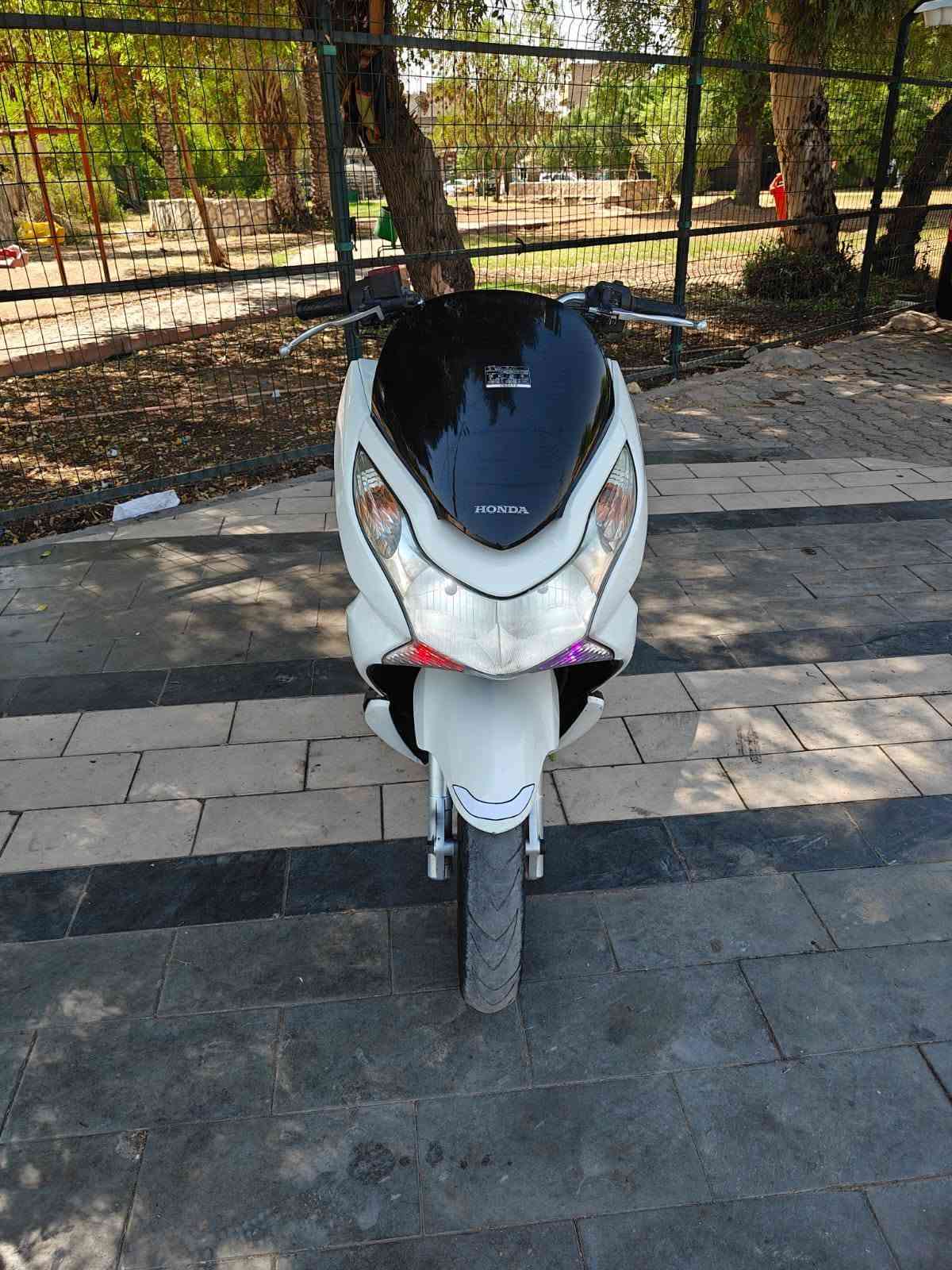 سلام عليكم....
دراجة (PSX)...(جيل الاول)  
🛵للبيع  ماشيه 8الف الفحقيقي ممتعوبه
دراجة شلعه معدل كهربائيات كلهه شغاله 
دراجة جديده  بلادية
أي نقص مابيهة دراجه مكفوله كفاله عامه بشرط علفحص اذا برغي مفتوح ترجع دراجة مال جناي 
جيب فيتر وتعال افحص مستعجل على بيعتهه السعر مليون و350
العنوان بغداد  الكرخ  الاستفسار الاتصال على الرقم 📞***********
