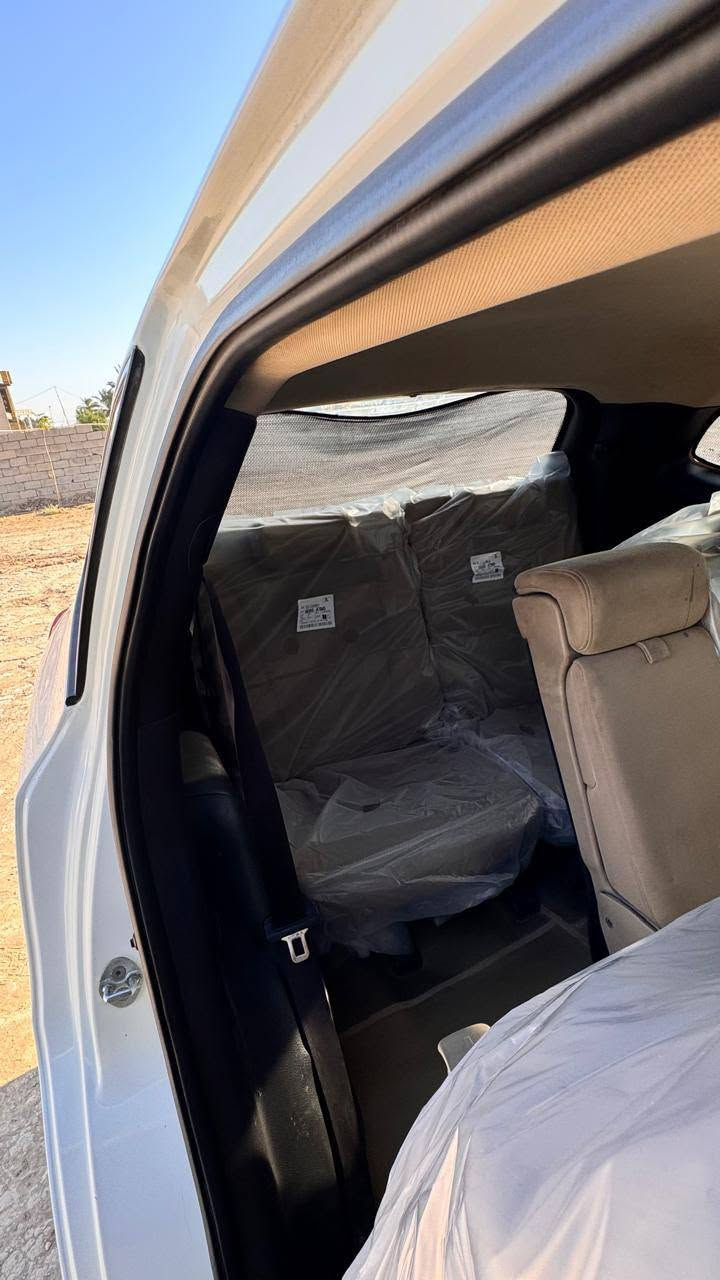 سنتافي 2012
لون ابيض سبعه راكب 
محرك v6   3.5 L
4×4 فور ويل 
3 قطع تبريد 
داخل عسلي 
تخم تاير عنكبوت 
كشنات تحكم كهربائي 
سياره نضيفه دواخل كلش حلوه 
بيها ملاحضات بسيطه في الكشر 
رقم بغداد بسمي تحويل مباشر 
للستفسار التصال على  👇 

***********
*********** 

مكاني بغداد

