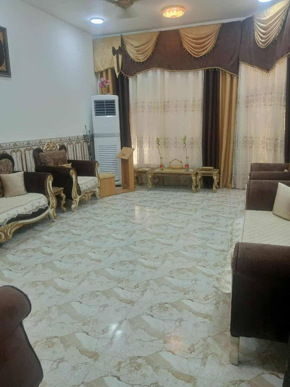 بيت مساحة 200 متر شارع سيد يعقوب من جهة المركز الصحي قرب المتنزه موقعه كلش حلو سعرة 120 مليون مطلوب إسكان 5 مليون بناء 2023 بيت كلش حلو ومرتب من مالكه الشرعي للاستفسار هاتف ***********
