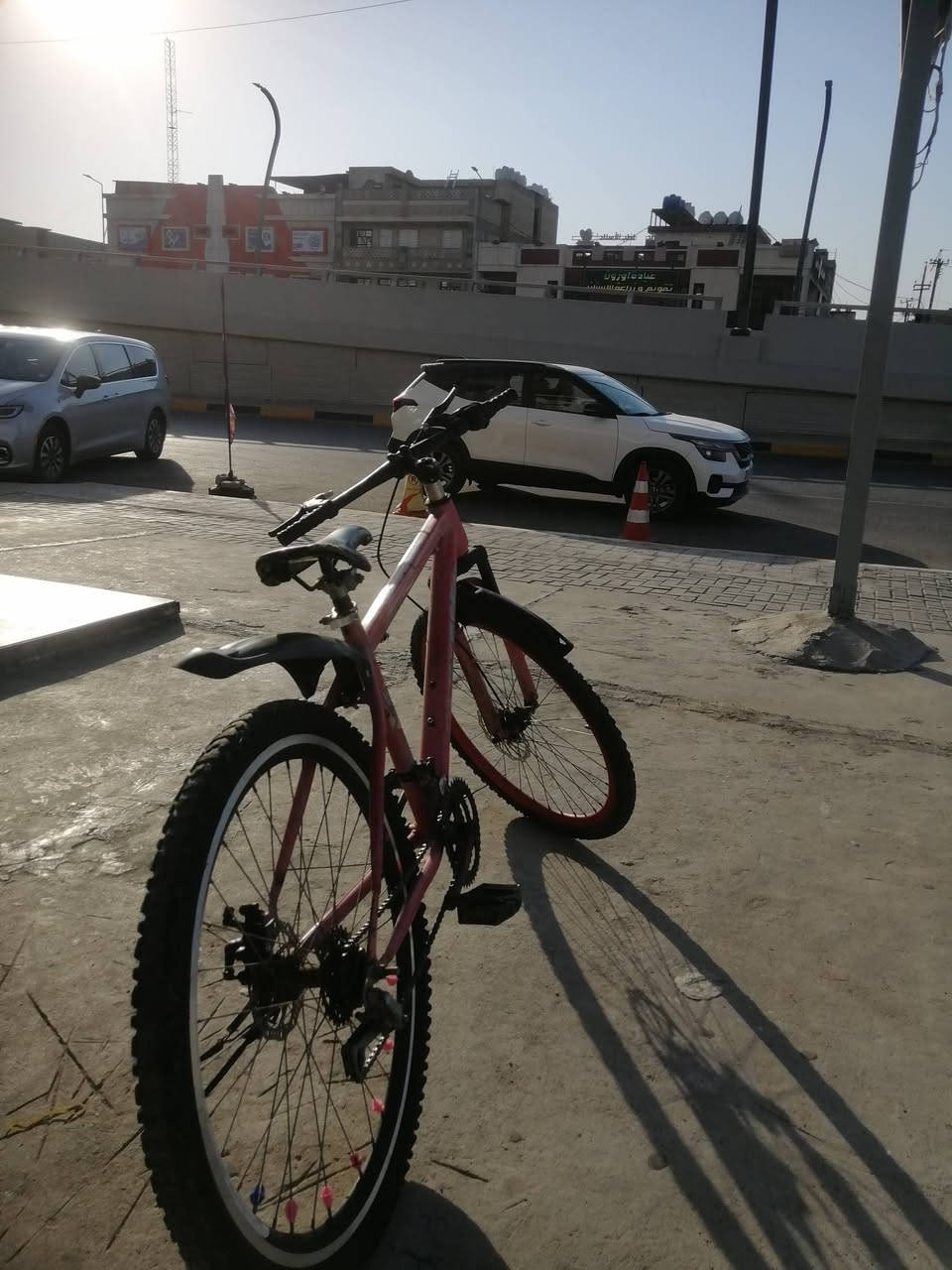 باسكل جبلي 7نمر🚲  لللبيع او امراوس
مشتري قبل شهرين من شارع فلسطين (230 الف)
مكاني بغداد البلديات الاستفسار رقمي ***********
سعر 100الف بس👍🏻 
ملاحضه ✨ البريك الخلفي يرادله واير النمر هم مايشتغل يرادله واير ولويل الخلفي فسفوري سعره ٢٥ الف للجماله امبدله ولويل المامي ابلادي
