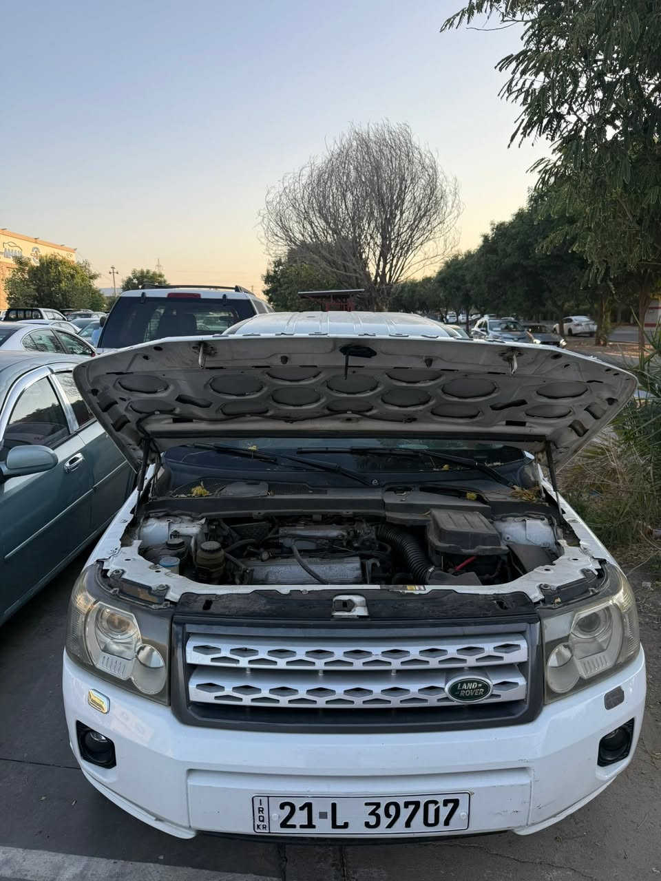 لاند روفر ٢٠١٢ نص قطعة صبغ گير و محرك مبدل كامري 
سياره بدون نقص مكانهه كلار سنويه جديده بسمي 
تحويل وكاله بشرط 
***********
