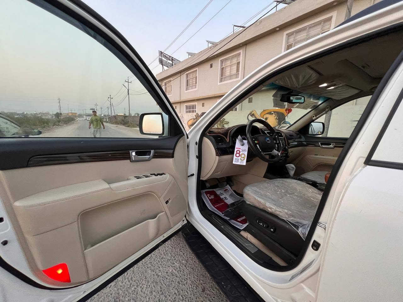 السلام عليكم للبيع كيا موهافي موديل 2019 وارد خليجي فول موصفات 1/1 فتحه حساسات امامي وخلفي لايت زنون اصلي جنطه كهرباء سياره جديده عل وضع شركه سبيره مانازل مكينه جديده 6سلندر تبريد شرط ثلج3 قطع 😘 7راكب سياره جديده بمعنه الكلمه سيارت كامرات امامي وخلفي غرفه جديده سياره سياره( بيه صبغ ٣قطع) فقط شواصي ولغود وجنطه مكفولات رقم بغداد انگليزي سنويه لل٣٠ سياره مال جناي سعرها 140 وبيه مجال عنوان بابل هذا رقمي *********** بيع فقط بدون مراوس
