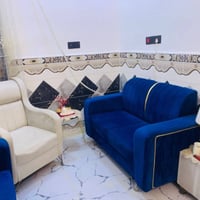 تخم عشره مقاعد مكانه الغزاليه ميز طعام مع ٤ كراسي للبيع مرمر مكانهم ال...