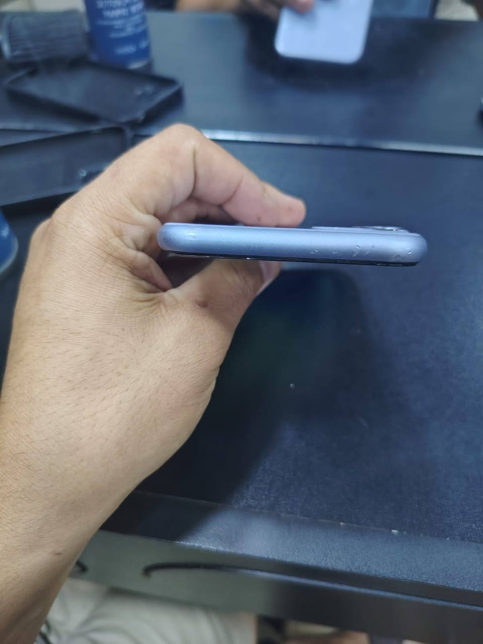 ١١ عادي
ذاكرة ٦٤
بطارية ٦٩ بلحاسبة تقرا ٧٢ 
مكفول ممبدل بي شي 
كلة شغال 
نظافة بصور 
لخلل ل بي فقط شاشة موضح بصور وشغال طبيعي وكامل صوت تكنيك اتصال فيس ايدي لمس كلش طبيعي تريد ابدللكياها ب ٣٠ وانت واكف يمي تريدة هيج 
وكامرة x1بيهة رجة كلش كلش خفيفة ومرات متجي ومماثرة ياخذ صورة وكلش حلو فقط x1 
مكاني بغداد الدورة
رقمي ***********
سعرة ١٥٠ بي مجال كلش قليل حك جيتك 
توصيل ماعندي 
اقرة لمنشور لتجي دكلي شبي مابي جهاز جديد يخبل
