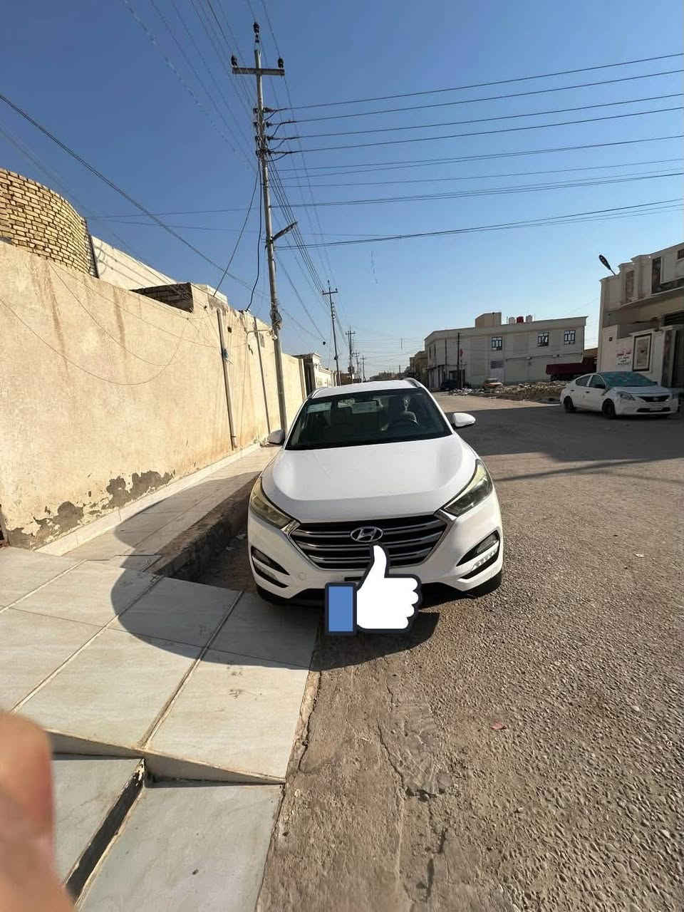 توسان موديل 2018 رقم اربيل الجديد كفاله عامه بي صدعات باب سايق فقط فول موصفات بس فتحه مابيه مكينه وكير مكفول والسونار موجود بلمنشور مكان سياره ميسان سعره 172 وبيه مجال قليل غير متواجد على انترنيت 
***********

نص مكتوب في الصور:
- ددددد مهمممم