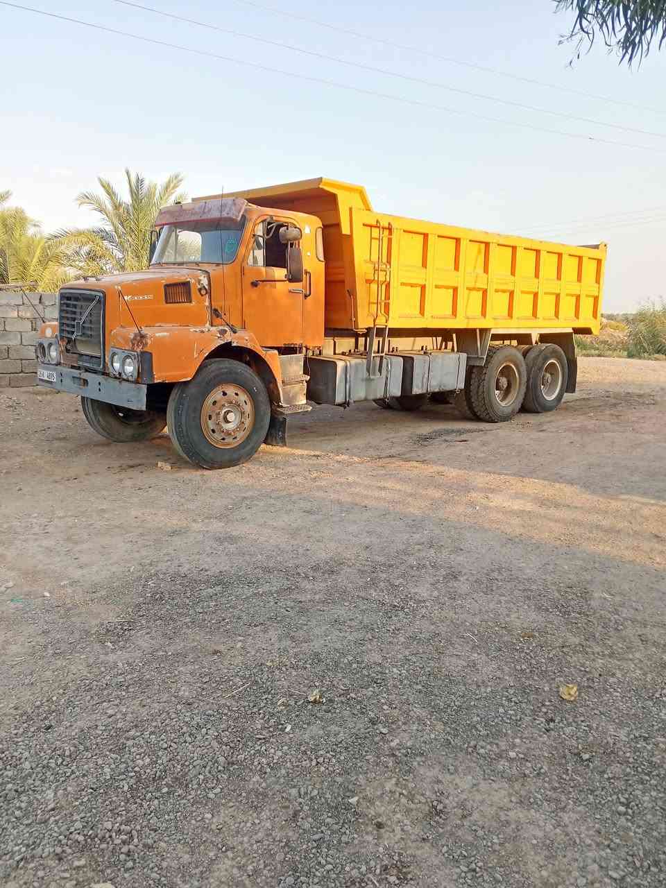 البيع فالفوفو موديل 81رقم صلاح الدين نكليزي محرك جي عشرة مئةواحد جديد كير جديد مامطولة بلادية دبل شاصي مايلر سيارة حلوة مكان تاجي بغداد ويل صاج تخم تاير جديد سياره حلوة ***********
