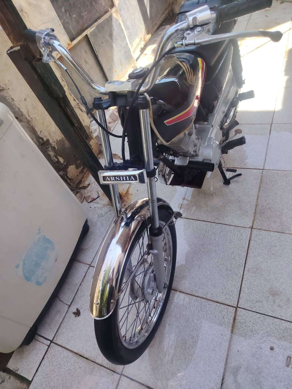 سلام عليكم نجيكم بجديد دراجه نضيفه كلش ونضف من صوره كامله من كلشي وغراضها كلهن اصلي وجدد محرك كارتون يشلع شلع ترايك منا لمكسيك   نامه شلامجه   ٢١ مبدل بيهه بس ولفات   السعر 475 وبيها لحلوين مجال حك جيه  مكاني حي صناعي ناصريه رقمي  للاستفسار اتصل هاذه رقمي***********مارد عتاليق شراي انتصل واتساب او عهاتف
