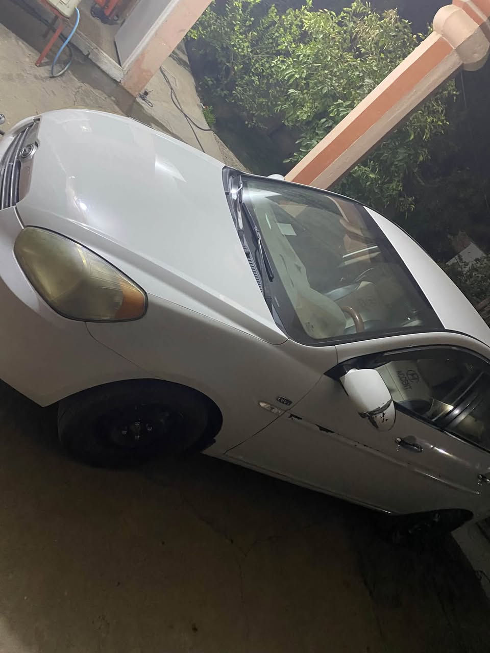 للبيع سياره اكسنت مويل 2010 بيها فقط جامع ايسر مبدل والقماره مرشوشه بسبب الفابيون الباقي كفاله عامه السعر 88 ورقه  للتواصل ع الهاتف ***********
