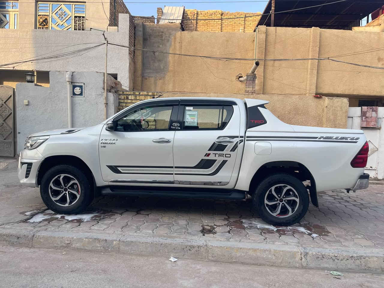 سلام عليكم تويوتا هايلوكس موديل 2019 TRD كويتي رقم واسط بسمي كفاله عامه سونار مرفق بل صور سياره جديده على وضع الشركه ماشيه 140 السعر 280 وبيه مجال العنوان واسط الكوت ***********
