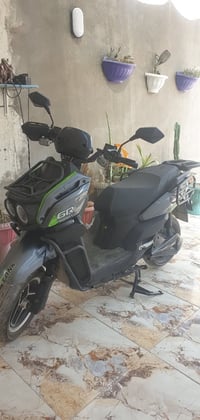 6بطاريات 72v الملف 2000 أضاءة امامية وخلفية واشارات  وكلشي شغال اخت ال...