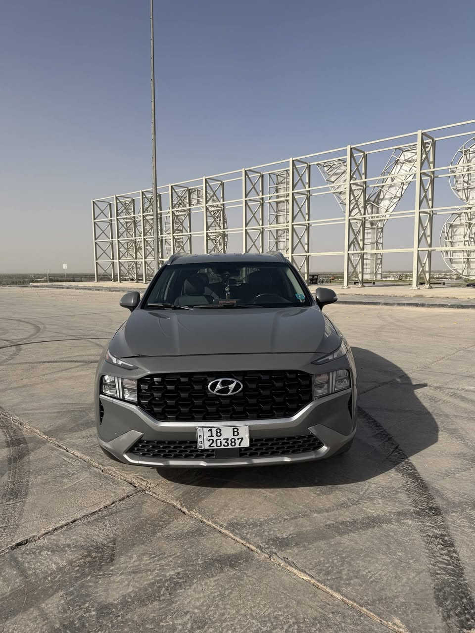 سنتافي 2023 فئة SEL وارد امريكي
لون سمنتي رقم بابل باسمي 
مواصفات :
بصمة
تشغيل عن بعد
اشاير بالمري 
مثبت سرعة
اوتو هولد
اوتو ستوب
مود درايف (comfort & sport & smart) 
نقطة عمياء 
مانع انزلاق
تحديد مسار 
حساس امامي خلفي
رادار 
شاشة ابل كار بلي
تدفئة بالمقاعد الامامية
محرك 2.5L
(حادث بنيد وجاملغ عكس السايق) 
السعر 180 ورقة وبيها مجال
***********
