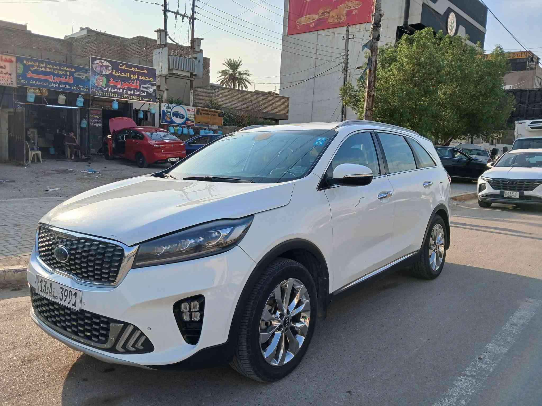 السلام عليكم
سورنتو 2020 خليجي 
رقم واسط انكليزي شرط التحويل 
مكينه كير كفاله 
صدر امامي خلفي جديد 
تبريد ٣ قطع منضومه جديده 
سياحي ٧ راكب 
صبغ جاملغ وباب خلفي بدون حادث اثر شخوط حافره 
سياره نضيفه جدا 
عنواني بغداد الدوره 
***********
