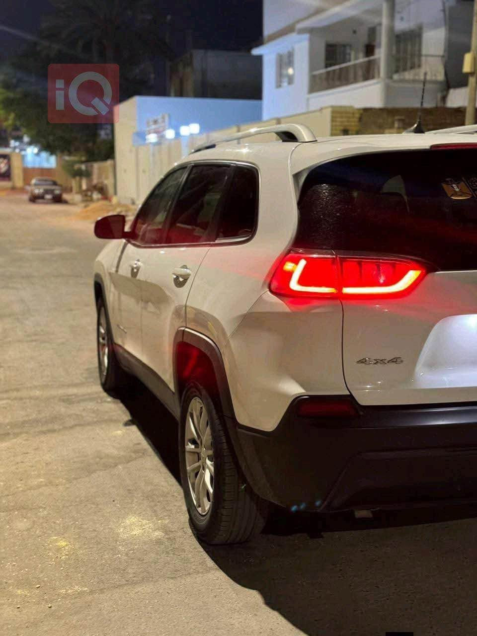 جيب شيروكي بزون 2019
للبيع 

ماشية 150km 

كير 9 نمر

محرك 4 سلندر 2.4 

4*4 (فور ويل)

شاشة 7 انچ

شاشة اعطال 

كامرة دوارة

تبريد قطعتين

هند بريك بصمة 

شاشة كار بلي 

لد نهاري

صدر جديد 

كير ومكينة خير من الله

رقم واسط تحويل ثاني يوم

السعر 112 ورقة

للتواصل *********** دهل اوران, واسط

نص مكتوب في الصور:
- iQ
- iQ iQ CARS
- iQ CARS
- 000-29343710 - 01/07/2021 - IAA 000-29343710 - 01/07/2021 29343710 000-29343710 - 01/07/2021 - IAA 000-29343710 - 01/07/2021 - IAA 000-29343710 - 01/07/2021 AutoAuctionHistory.com 000-29343710 - 01/07/2021 - IAA