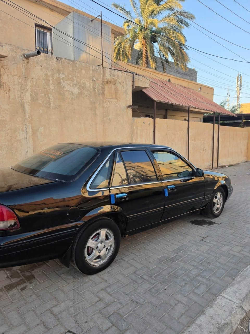 سلام عليكم دايو برنز للبيع  موديل 1998كير محرك شرط +صدر شرط تايرات جدد دوشمه  جديده سياره ماناقصها برغي كير عادي كلشي بيها شغال مصبوغه لجماليه نضافتها شوفت عينك رقمها ديالى مشروع وطني السعر 35 وبيها مجال  مكاني تكريت استفسار ***********
