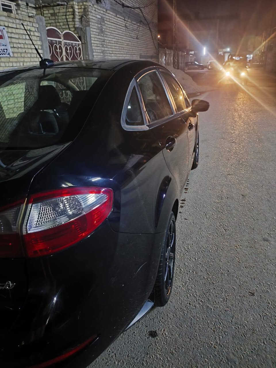 @
سلام عليكم 
فورد فيستا للبيع موديل 2019
رقم بغداد هزه جديده بسمي تحويل
ماشيه ٨٠الف العنوان ((بغداد البلديات ))
متواجد واتساب *********** مستعجل على البيع
السعر 65 بيها مجال للطيبين 
كلشي اكو بل سوك لا تكسر بحلال الناس
مستعجل على البيع 
كير مكينه كفاله 1600 
فول ما عدا الفتحه
