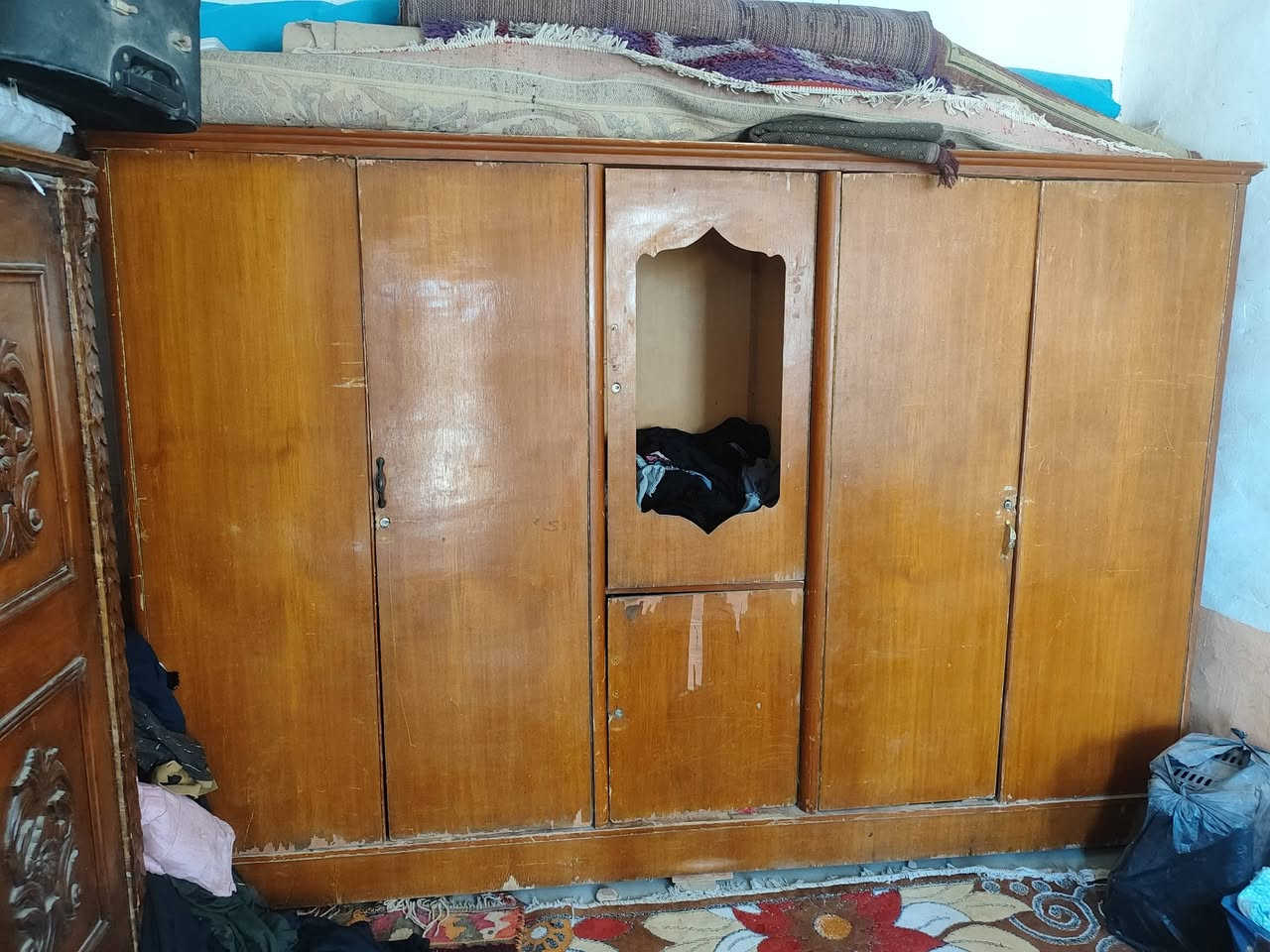 سلام عليكم كنتور البيع شوفت عينكم رايده 175 وبي مجال قليل مكاني نجف حي الجامعه *********** نضيف من داخل

