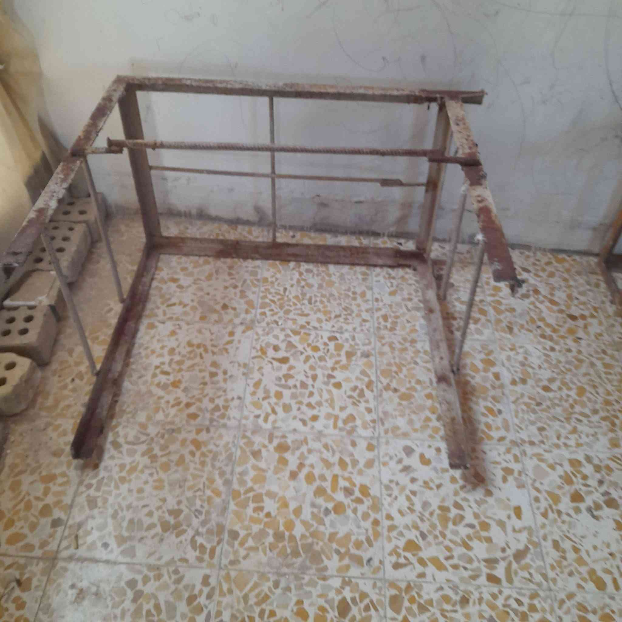 قفص مكيف مضبوط عدد ٢ الواحد ب٢٥ الف و  واتربم بم كونفيرا ب١٠ الف و واتربم برفاب ب١٠ ال وستلايت مع اولمبي سترونك نظيف وقفص اخر كان مربوط مباشر على مربع الشباك ب١٠ الف ويرهم ميز مبرده ايضا زعفرانيه شراي خاص او تواصل وات ساب***********
