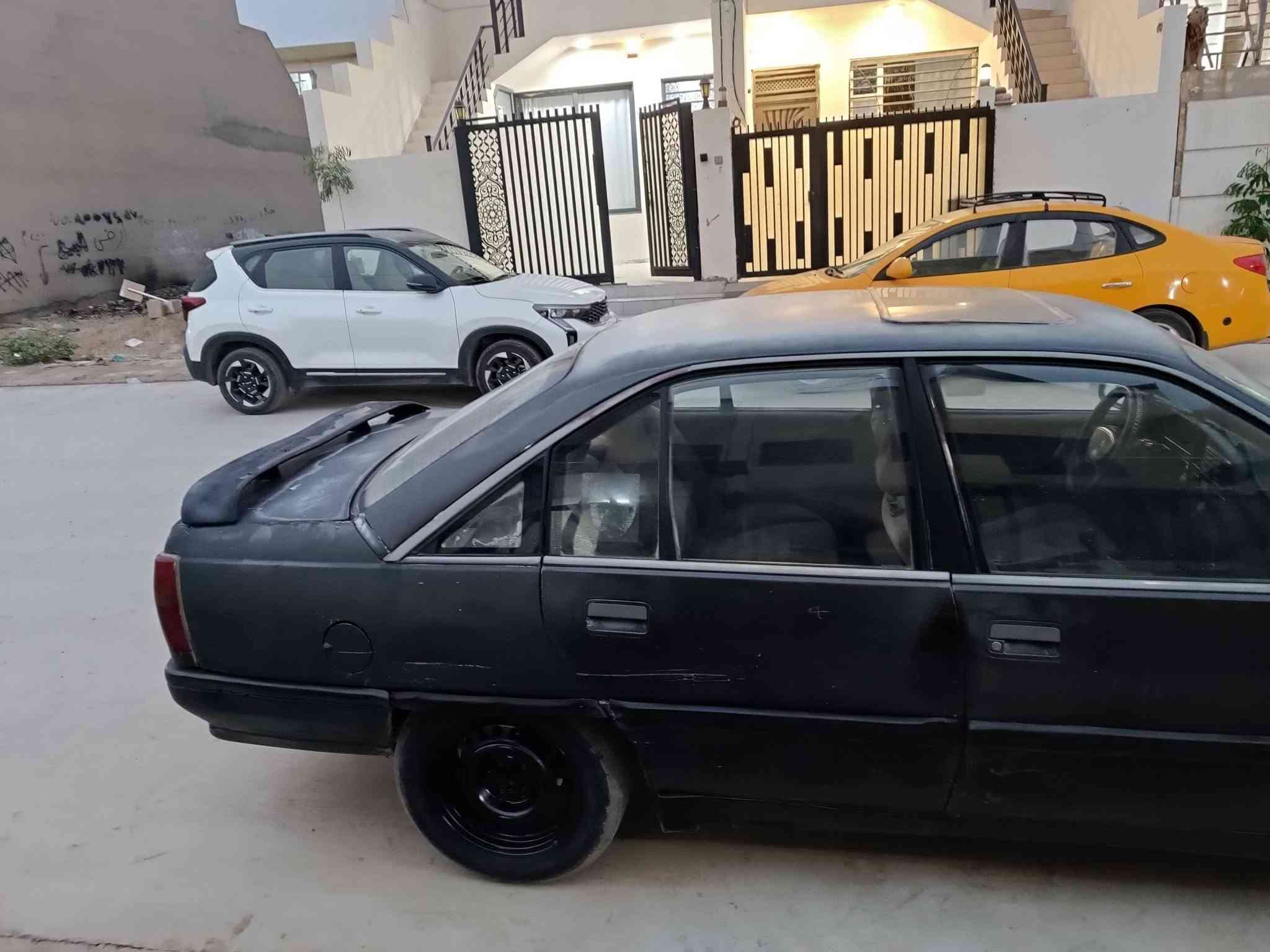 سلام عليكم من رخصه الادمن عرض سياره وبل وميكا موديل 89 رقم كركوك مشروع وطني سنويه ل 27 كير محرك شرط حداديه دبلات كهربائيات كلها جاهزه محرك 20شرط التحويل والغرامات تستلم ارقام انكليزي السعر 18 وبيها مجال الشراي مكانها كركوك رقم ***********
