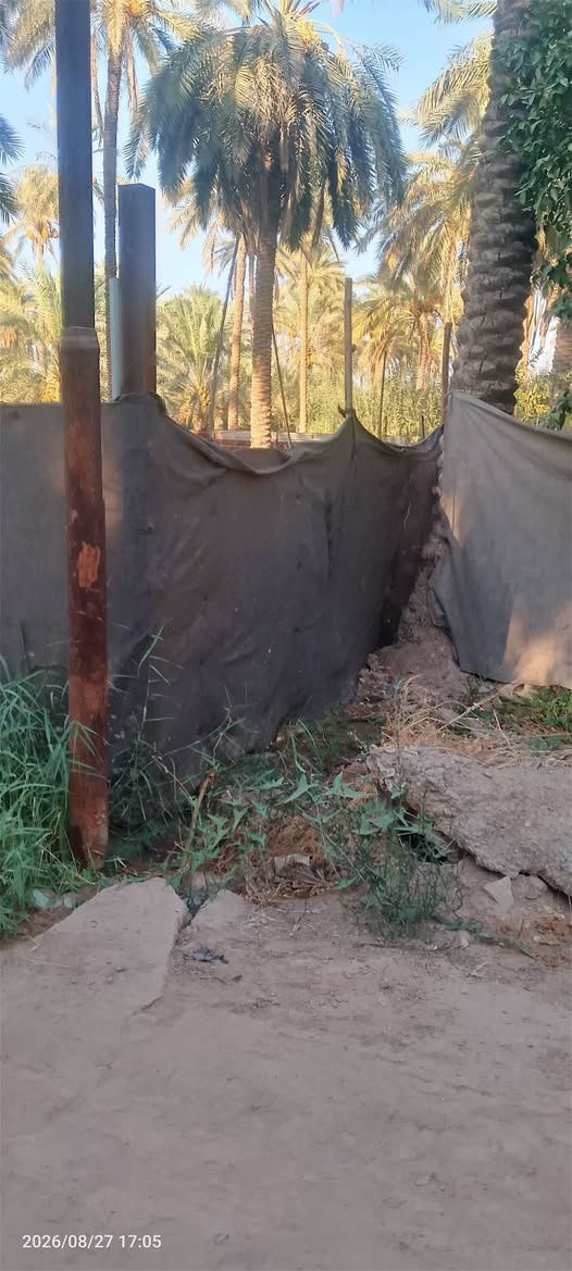 قطعه بيه بيت  للبيع مساحه 400متر وجهيه 18 بيه فرعين تبعد عن شارع 500متر بقضاه حسينينه قرب فنادق بارون طابو حق تصرف بسعر جدا جدا مناسب سعر 206 بيه مجال للتفاوض راغب بل شراء يتصل على رقم ***********او وتساب
