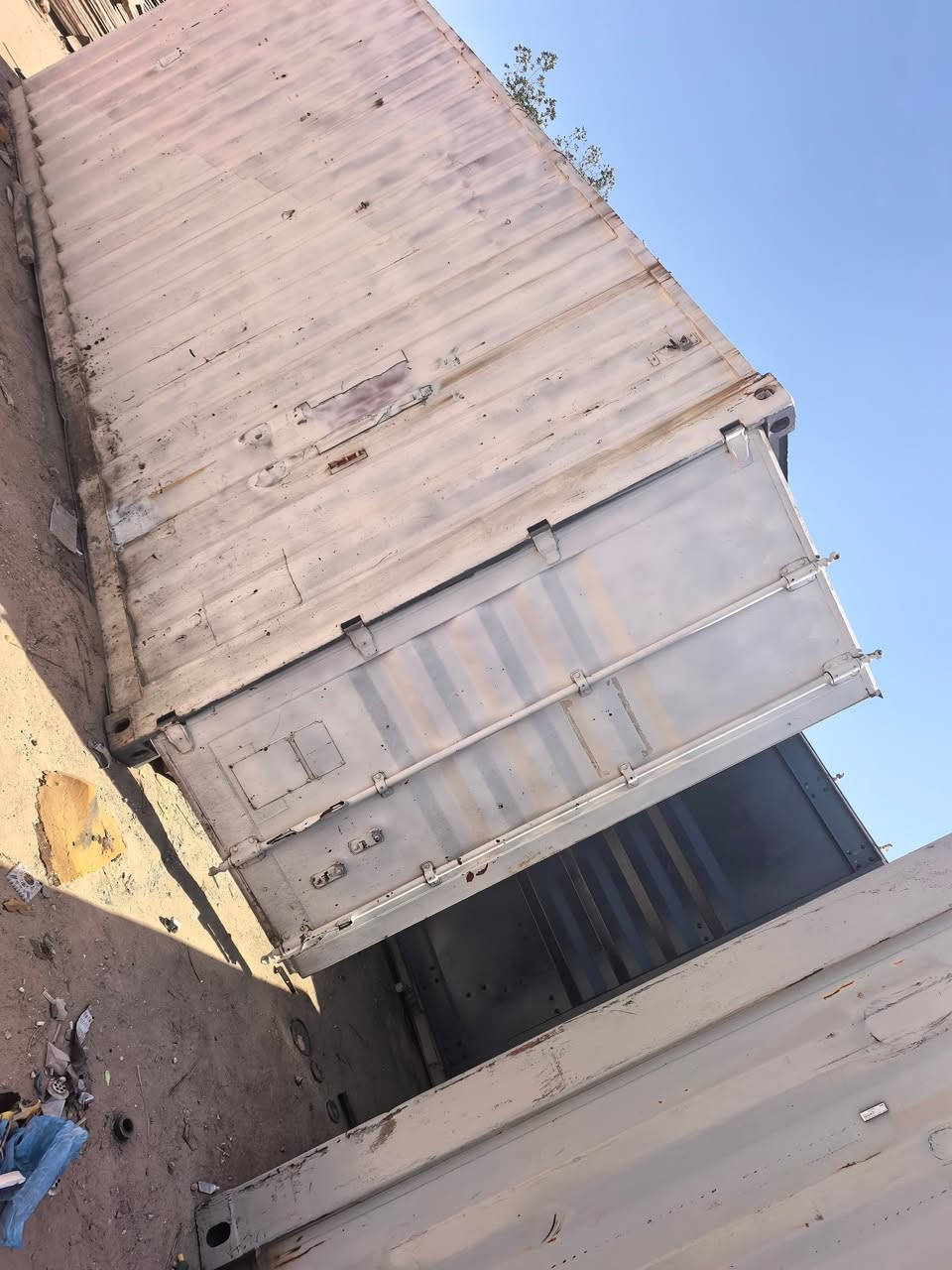 ياالله 🧿🧿 حاويه طول ٦ متر بنظافة ممتازة جدآ عنوانا النجف الاشرف الاستفسار ع الاتصال ***********🧿
