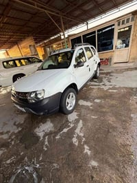 للبيع رينو داستر ٢٠١٨ ماشيه ١٠٤ باسمي رقم مميز بغداد لوحات جديده مكفول...