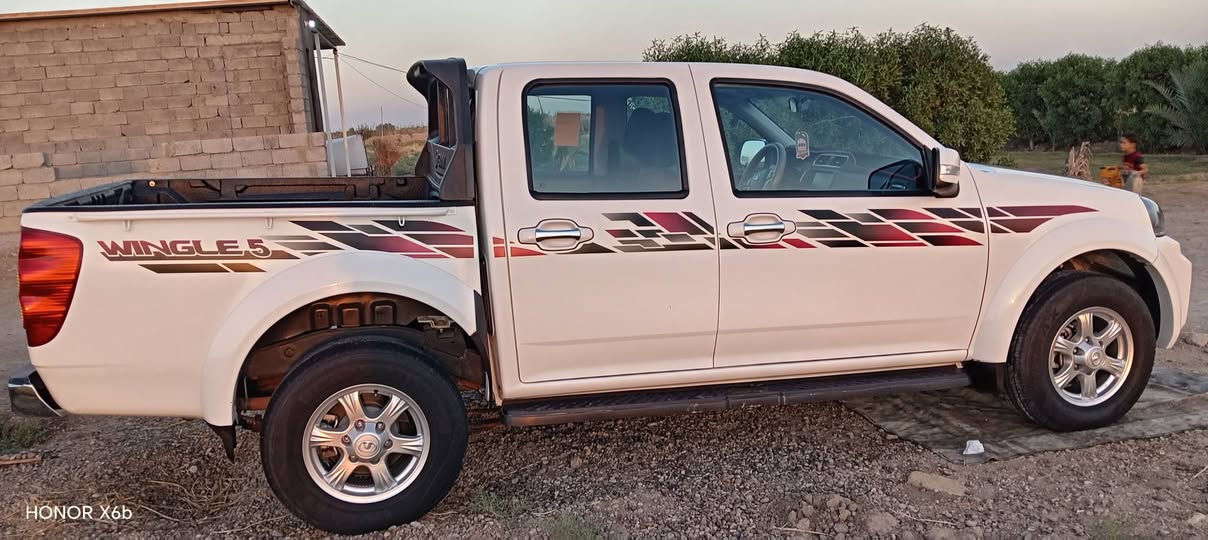 السلام عليكم سياره كريتويل للبيع السعر ١٢٥ ورقه وبيهه مجال قليل السياره مكفوله كفاله عامه الرقم بابل ماشيه السياره ١٠٠الف
*********** التواصل ع رقم

نص مكتوب في الصور:
- HONOR X6b