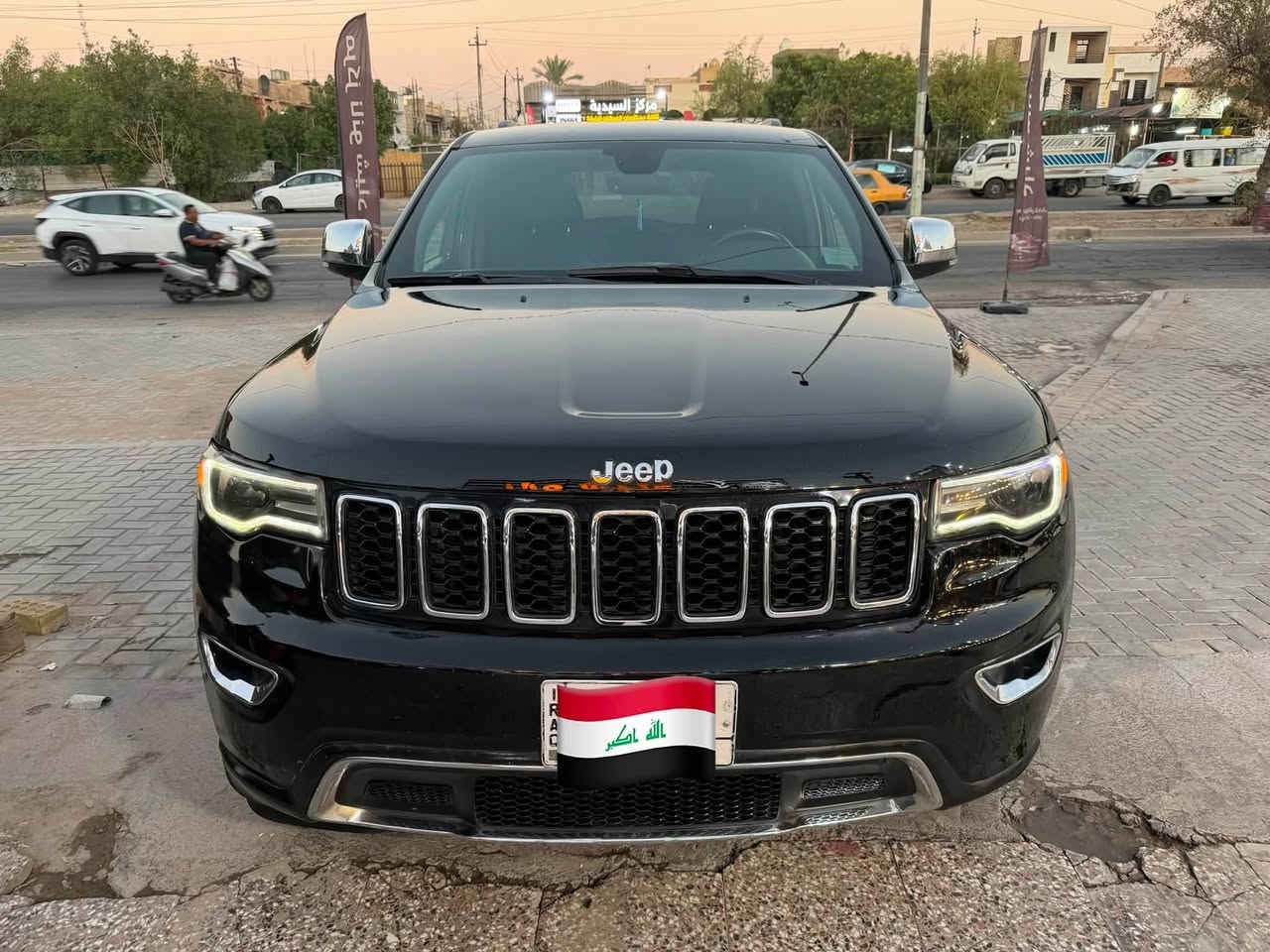 جيب   2018  محرك 3600 V6      السعر 155 ورقه وبيها مجال  
بيها صبغ من امريكا  موضح بسونار  بدون اي دواخل ايرباك بس برده 

ماشيه 140 الف ml

المواصفات:
بصمه تشغيل
شاشه كار بلي
كامرة دوار
حساسات امامية وخلفية
مري قلاب 
ختم بالكراسي تريل هوك
تدفئة وتكييف المقاعد
كشنات كهرباء 
رادار مانع تصادم
رادار نقطه عمياء
رادار تحديد مسار
تشغيل عن بعد 
دفع رباعي
مثبت سرعة مع قيادة الية
صندوق كهربائي 
ثلاث نقاط تكييف
اضوية وكشافات ليد
اندرويد اوتو وكار بلي 
نافيكيشن 
مرايات كهربائية 
مكان السيارة بغداد السيديه
‭***********‬
