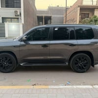 لاندكروز • ٢٠١٨ • ماشي ٩٢ الف
