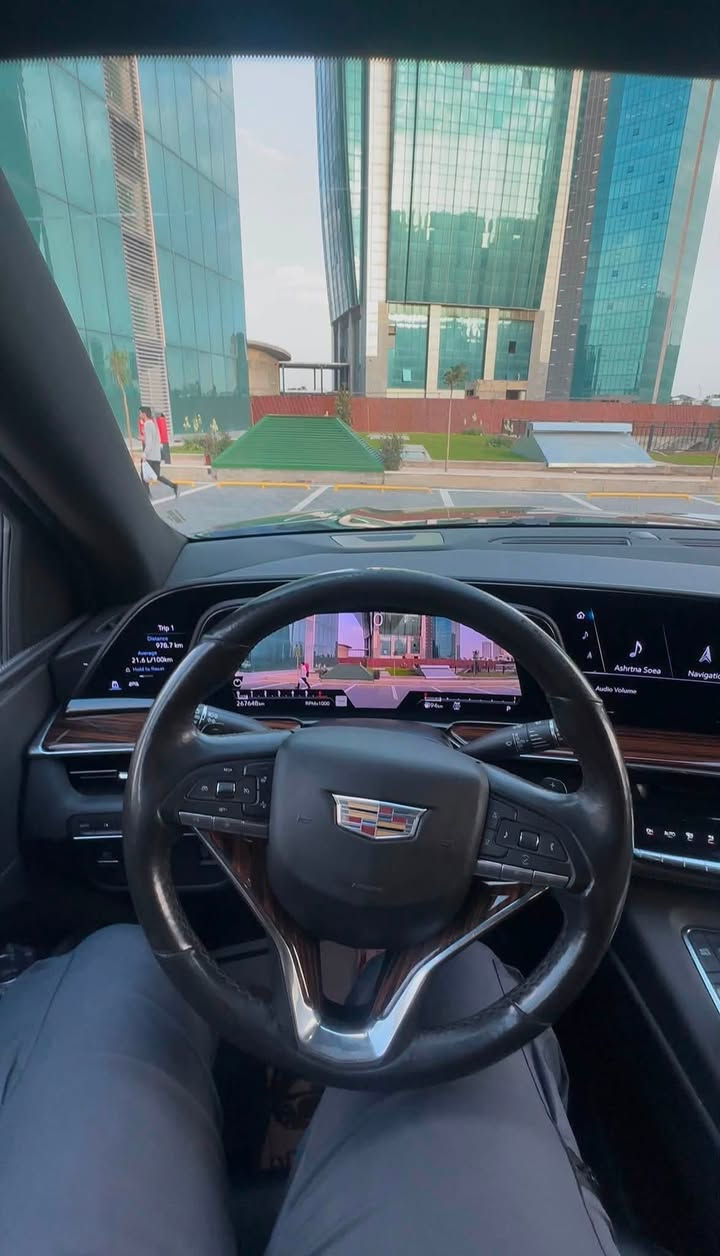 السلام عليكم
کادیلاک اسکاليد ESV شاصي طويل السياره موديل 2023 وارد كندي كلين ماشيه ٢٧٣ km رقم فحص تترقم شمالي + ابيع مرقم السياره بدون قطره صبغ + مكينتها مفتوحه للأستفسار *********** واتساب متواجد
