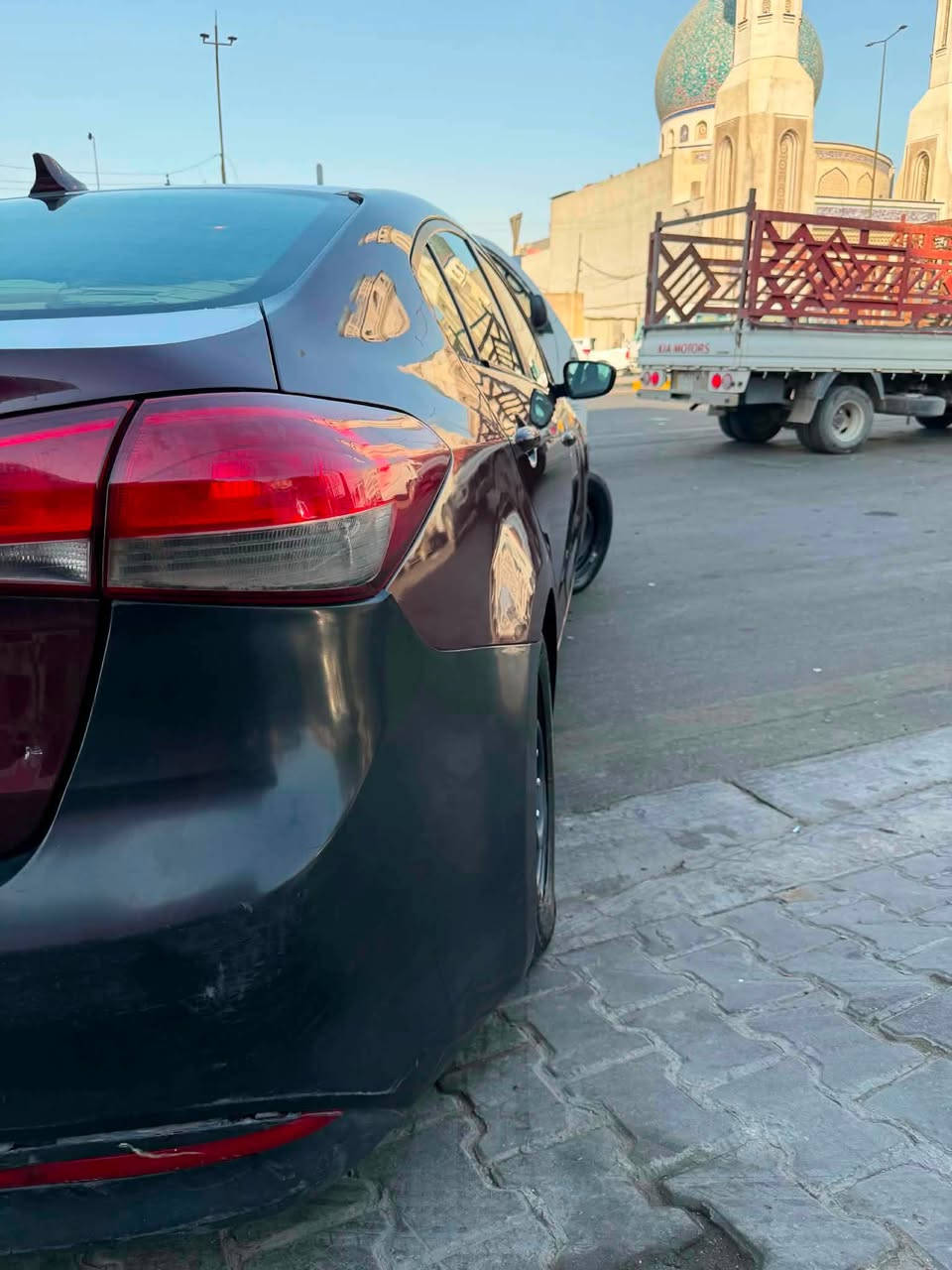 تحيه طيبه شباب كيا فورتي 2018
حادثها قطعتين من امريكا وباب توحيد لون 
ماشيه 68 الف حقيقي شرط لفحص محرك كير برغي ممفتوح ترايك وين ميعجبل  منظومه تبريد جديده شاشه كامره خير من الله لسياره حداديه جديده لايت عدسه كلفني 450 الف ليزريه بيها كم ملاحظه بلگشر ابيع هلموجود 
سعرها 100 وبيها مجال للشراي رقمي ‭***********‬
