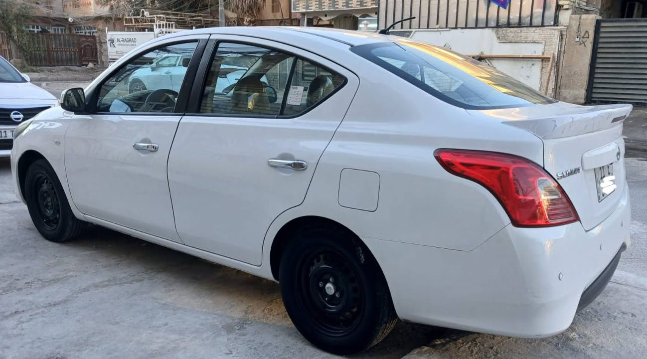 السلام عليكم 
للبيع سني هندي ابو لبليتة الزركة 
موديل 2019
عداد 206km
باسمنه سنوية جديدة
بيه 3 مكانات بارد صغار 
موضحة بالسونار والصور
بدون صبغ 
السعر 95  وبية مجال 
العنوان بغداد الكرخ حي الجهاد 
***********
***********
