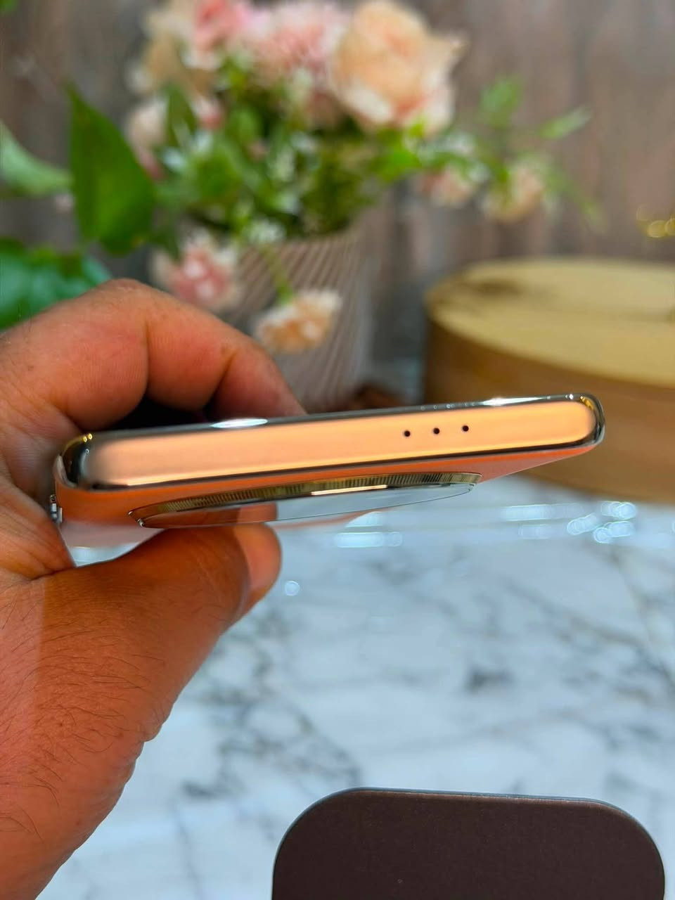 📱 HONOR X9c
• رام 12GB
• ذاكرة 256GB
• كاميرا 108MP مع OIS 📸
• شاشة AMOLED بحجم 6.78 إنش ✨
• معدل تحديث 120Hz ⚡
• معالج Snapdragon 6 Gen 1
• بطارية 6600mAh 🔋
• شحن سريع 66W ⚡
• نظافة 95% ✨
• كامل الملحقات 💢💯

• مكاني الدورة ابو دشير 💬💯

💰 السعر: 375 ألف او مراوسة ب ايفون شعدكك نزل ماكوو توصيل 🚫💯

📲 للحجز والتفاصيل واتساب: *********** واتساب متواجد؟
