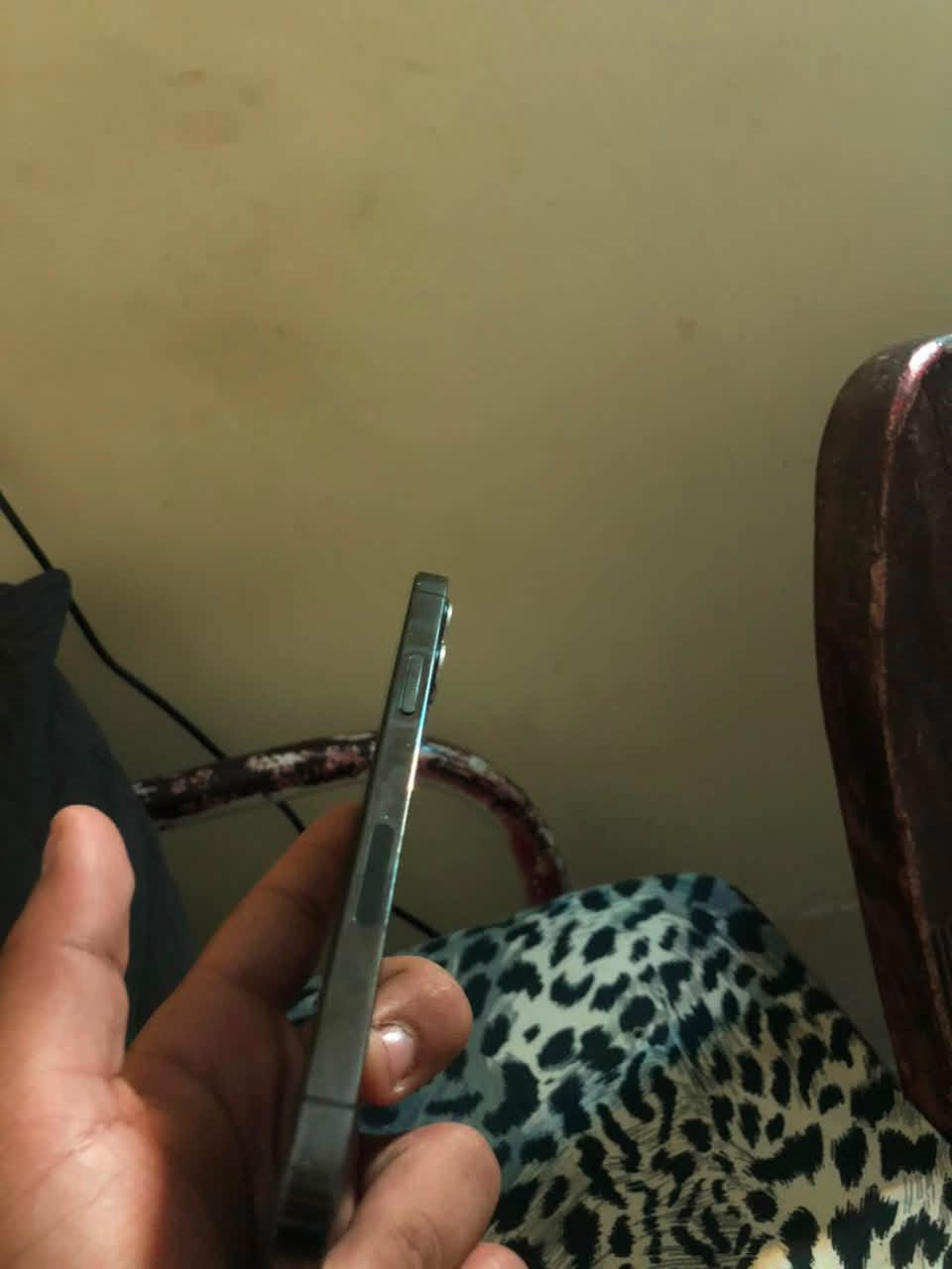 آيفون ١٢ برو • ٢٥٦ • حي اور