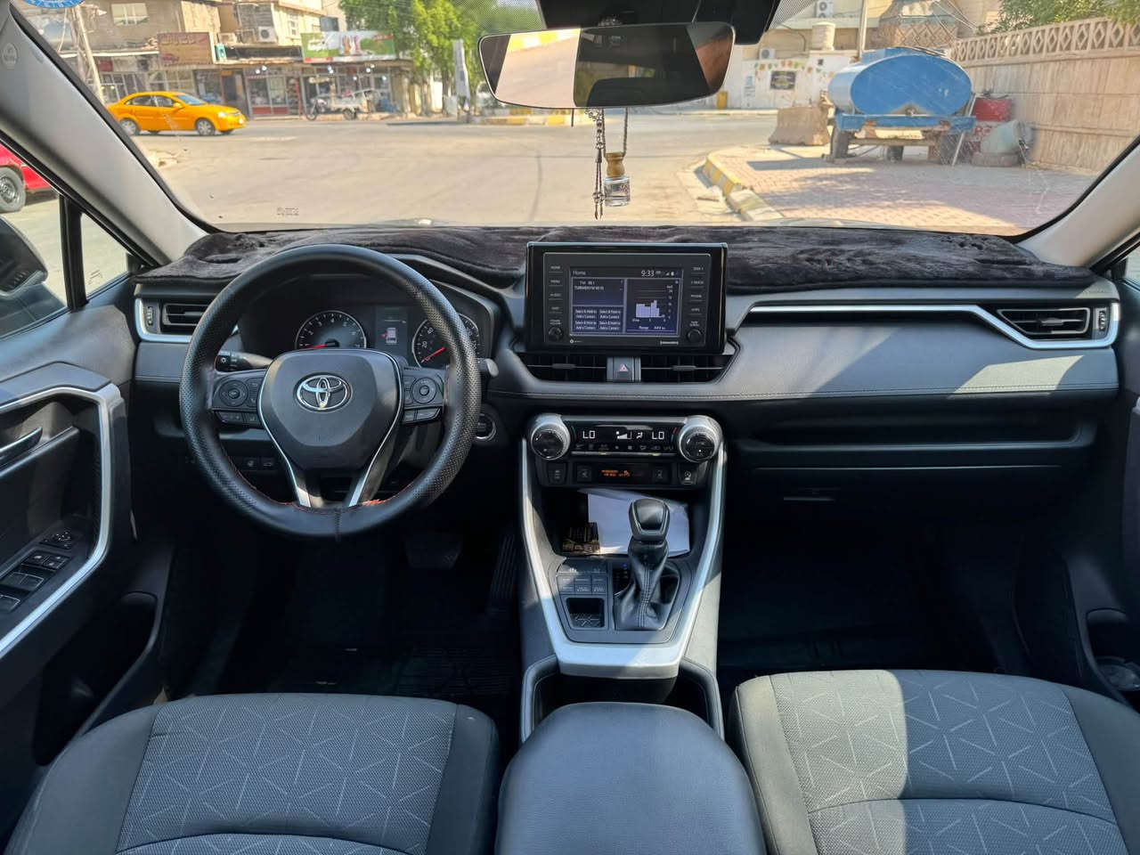 سلام عليكم سيارة RAV4موديل 2022ضربتهة بس جامرلخ امامي سايق فئة XLEسيارة نضيفة مال بيت السعر 225وبيهة مجال مكان سيارة كركوك تفاصيل اكثر اتصل ***********
