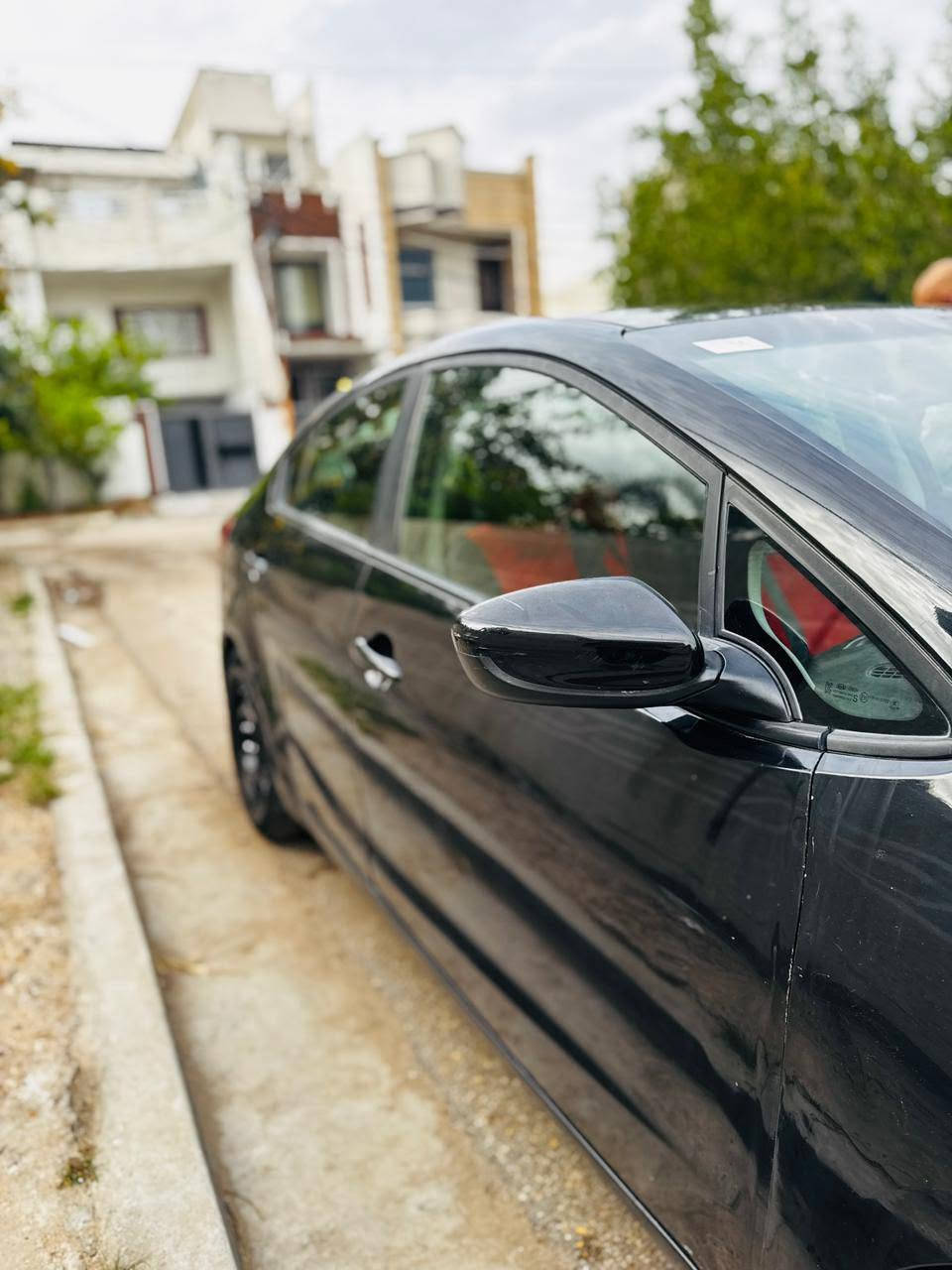 السلام عليكم
فورتي للبيع 
موديل 2018
محرك 2000
كير at
لون اسود غير محدد 
وارد امريكي بيها الجاملغين الخلفيات والصندوق يعني ضربه خلفيه 
السياره كلشي ما ناقصهة كامله تايرات كلها جدد شغل واطلع 
مكان بغداد 
سعر 115
رقم ***********

