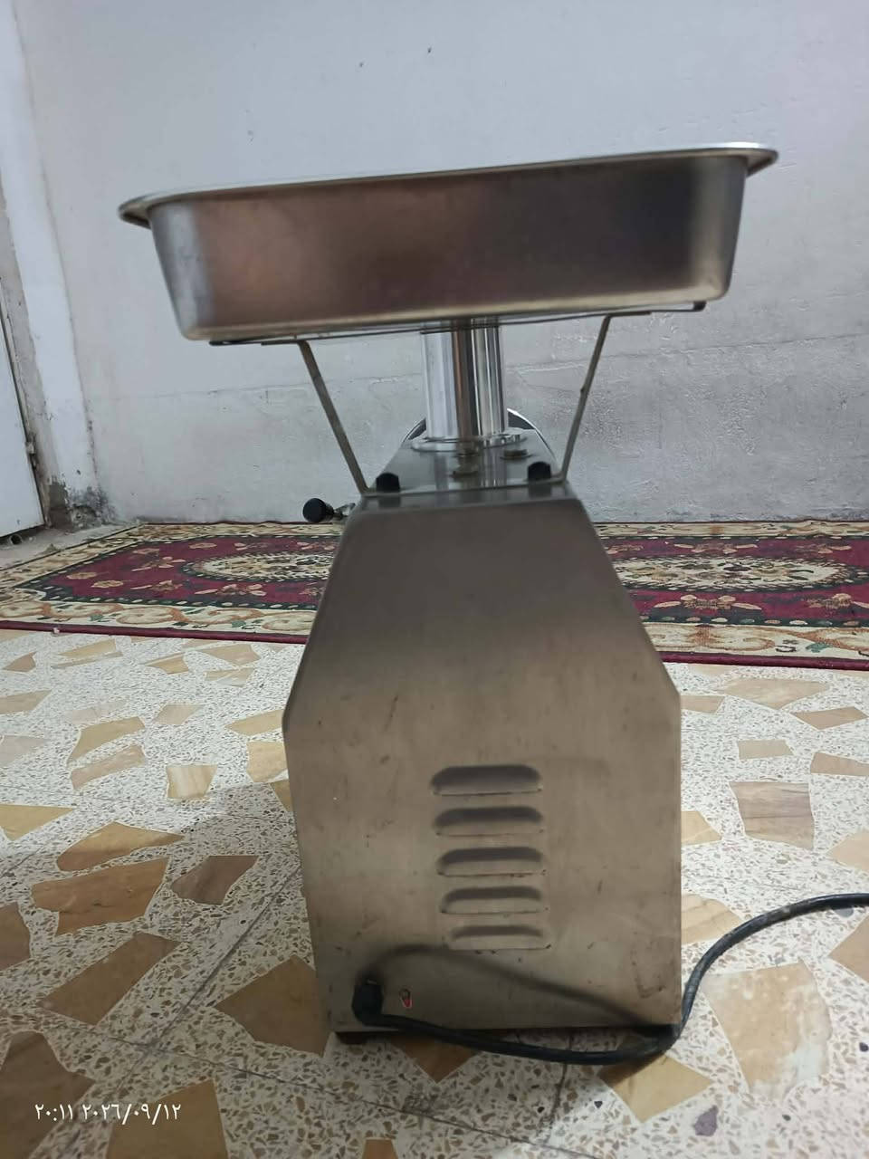 السلام عليكم مثرامه لحم للبيع  حجم 32 ـ TK مستعمله الاستعمال 3 اشهر فقط غراضه كامله بدون اي نقص السعر 500 
الرقم.. *********** واتساب واتصال
