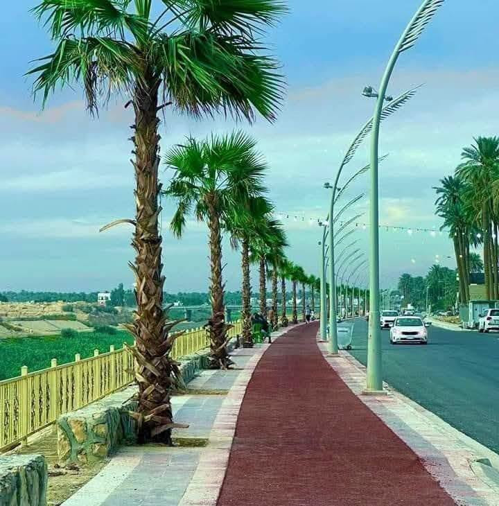 قطعة ارض تجارية سكنبه للبيع
مساحته 144 على شارع العام وجه القطعه 
9 ونص الموقع ديالى بعقوبه المركز السراي تبعد عن شارع العام خريسان وسوق بعقوبه 500 متر وخلف القطعه كورنيش ديالى الاستفسار ***********

نص مكتوب في الصور:
- ويبعد عن شارع العام خريسان وسوق بعقوبه المركز 500 متر
- يبعد عن شارع العام كورنيش 125 متر
- برتقال ديالي