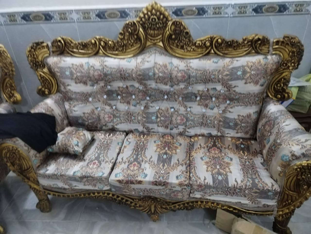 تخم ملكي جديد كلش نضافه 100%100ويا طبلات العنوان حي العسكري السعر 450 الشراي اتصل او مراسله واتساب ***********
