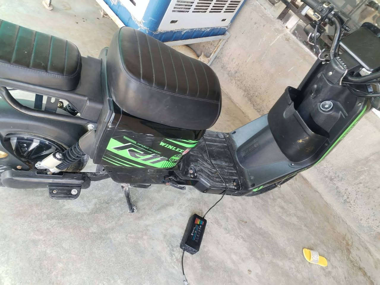 ألسلام عليكم
ماطور شحن للبيع
النوع. R11
موديل.2025
بطارية .نوع ونلي5 بطاريات
السعر .650 وبي مجال
الاستفسار الاتصال على *********** متواجد خاص
