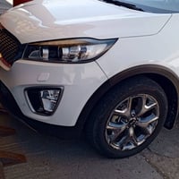 سورنتو ٢٠١٦ • ٧ راكب • ضربه باب السائق