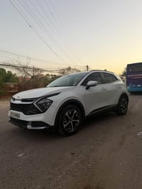 سبورتج خليجي موديل 2024 ماشيه 40 الف السياره بيه نص باب سايق صبغ وخشم ...