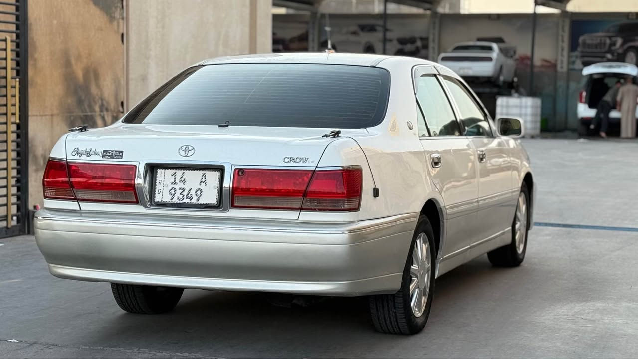 ملكه 2000 اصل لون ابيض صدفي رقم بصره وهزه وسنويه جديده 2031 بسمي 
مكفوله من كلشي من الكصه والنقل جثه وكافه الاصواليات والضربة وكافه الرسميات سياره جديده وجاهزه من كلشي مكينه VVT-i 3000
داخل عسلي مواصفات 3دكم السعر 125
الاستفسار *********** عنواني البصره خور الزبير البصرة, العراق
