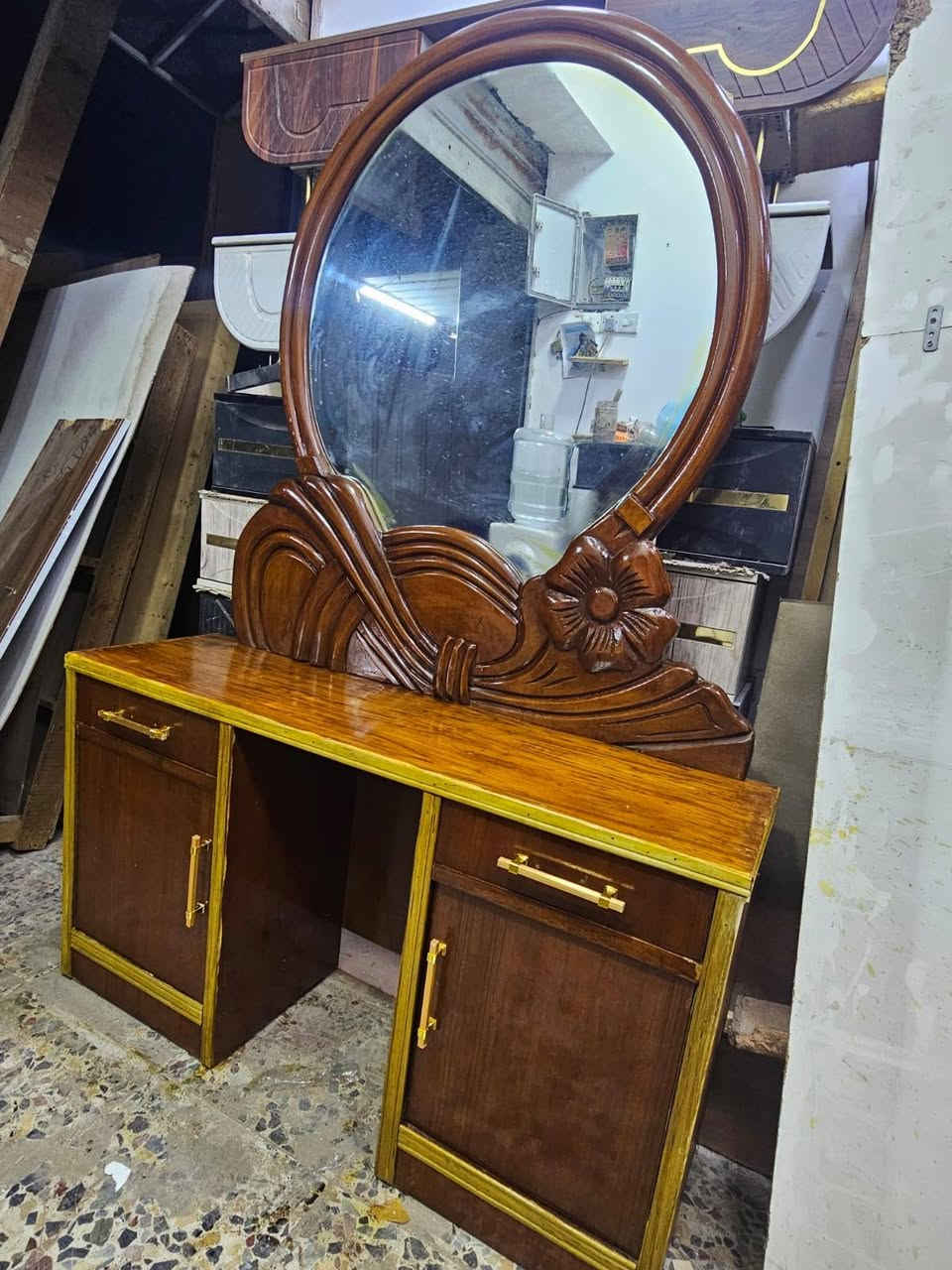 غرفة عراقيه صاج ست ملحق نظيفة وكل ضرر مابيهه جاهزة من كلشي وكل نقص مابية سعرة 450 وبية مجال بسيط مكاني شعب شارع صحه ديوان واكو توصيل داخل بغداد لاتصال واتساب فقط ***********
