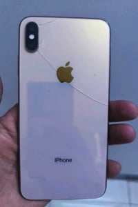 ايفون xs max  الذاكرة 256 القطع المستبدلة بطاريه وشاشة  اريد مراوس بتل...