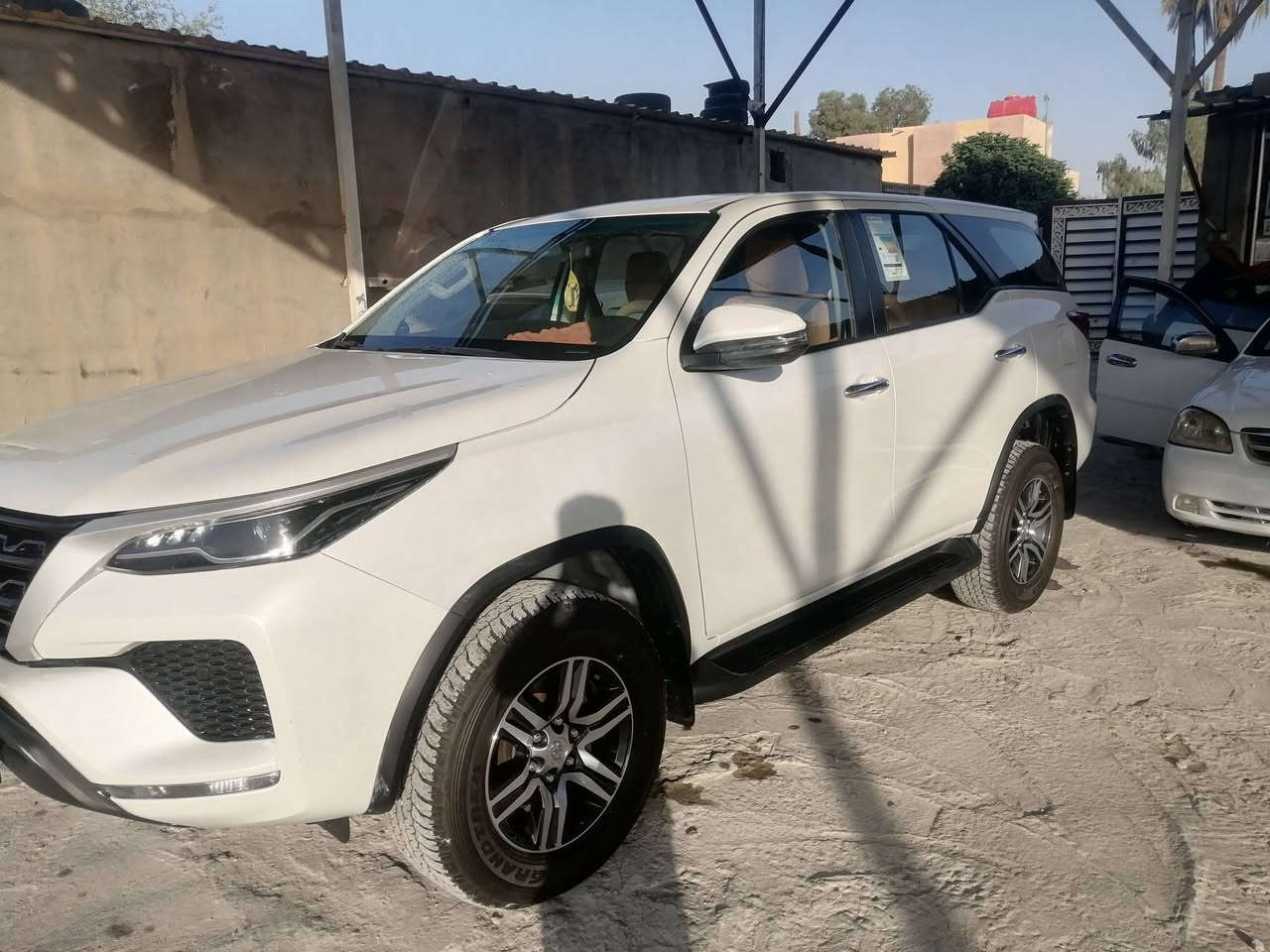 السلام عليكم تويوتا فورتشنر 2024 للبيع مكفولة كفالة عامه ماعدا إصبع بيه بارد موضح بصوره جديدة بمعنى الكلمة ماشية  31 الف

4سلندر 2700

فور ويل 4*4

السعر : 290 $ وبيه مجال

رقم بغداد

 

***********
