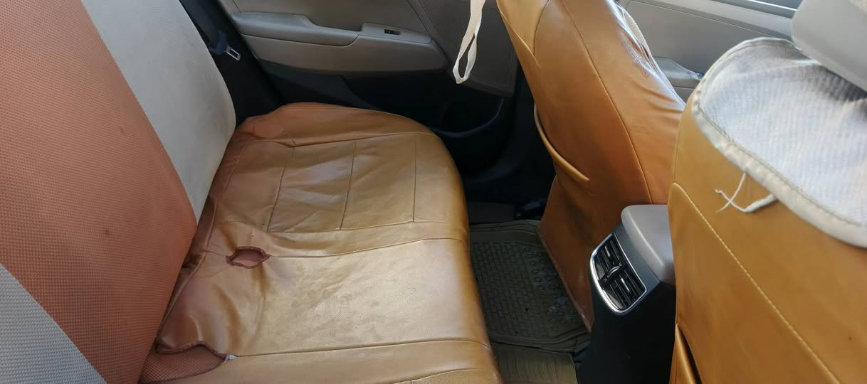 سلام عليكم النترا 17 خليجي نص فول محرك 1600 بحاله ممتازه كير At
بيها دور جملغ خلفي بارد ع حطيته ما مصلحه وبيها رشه  بالبنيد بدون فتح بدون اي تبديل السياره جانيها من ١٧ لسه بسمي شخصيا  مراوس  ترهم    ونتفق ع فرق 

***********
